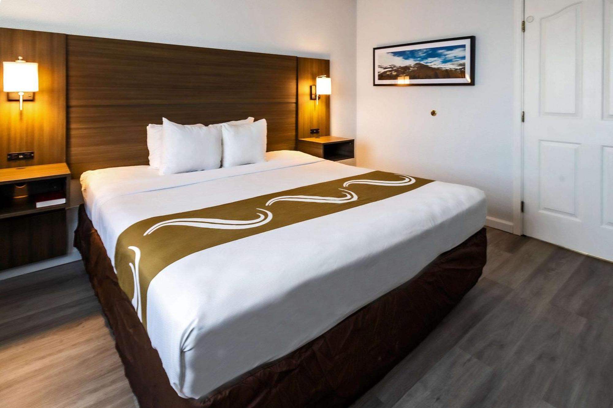 Quality Inn & Suites Tulare Zewnętrze zdjęcie