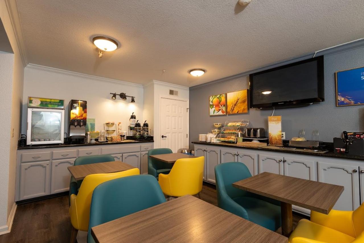 Quality Inn & Suites Tulare Zewnętrze zdjęcie