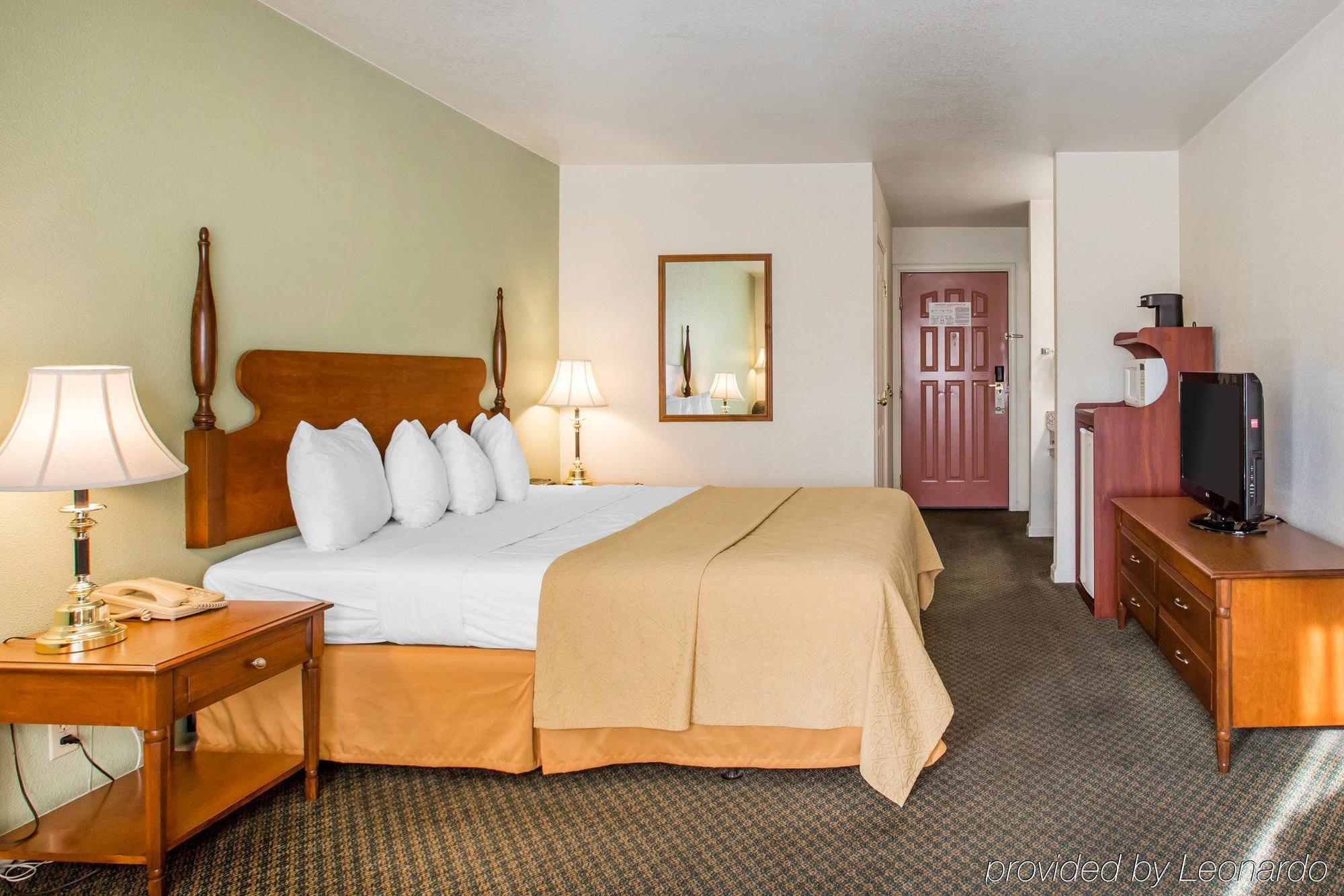 Quality Inn & Suites Tulare Zewnętrze zdjęcie