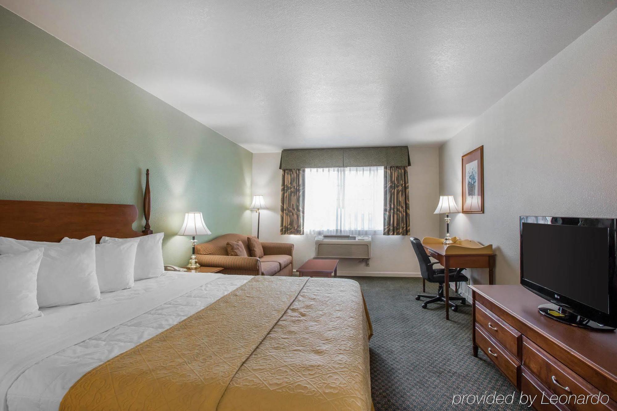 Quality Inn & Suites Tulare Zewnętrze zdjęcie