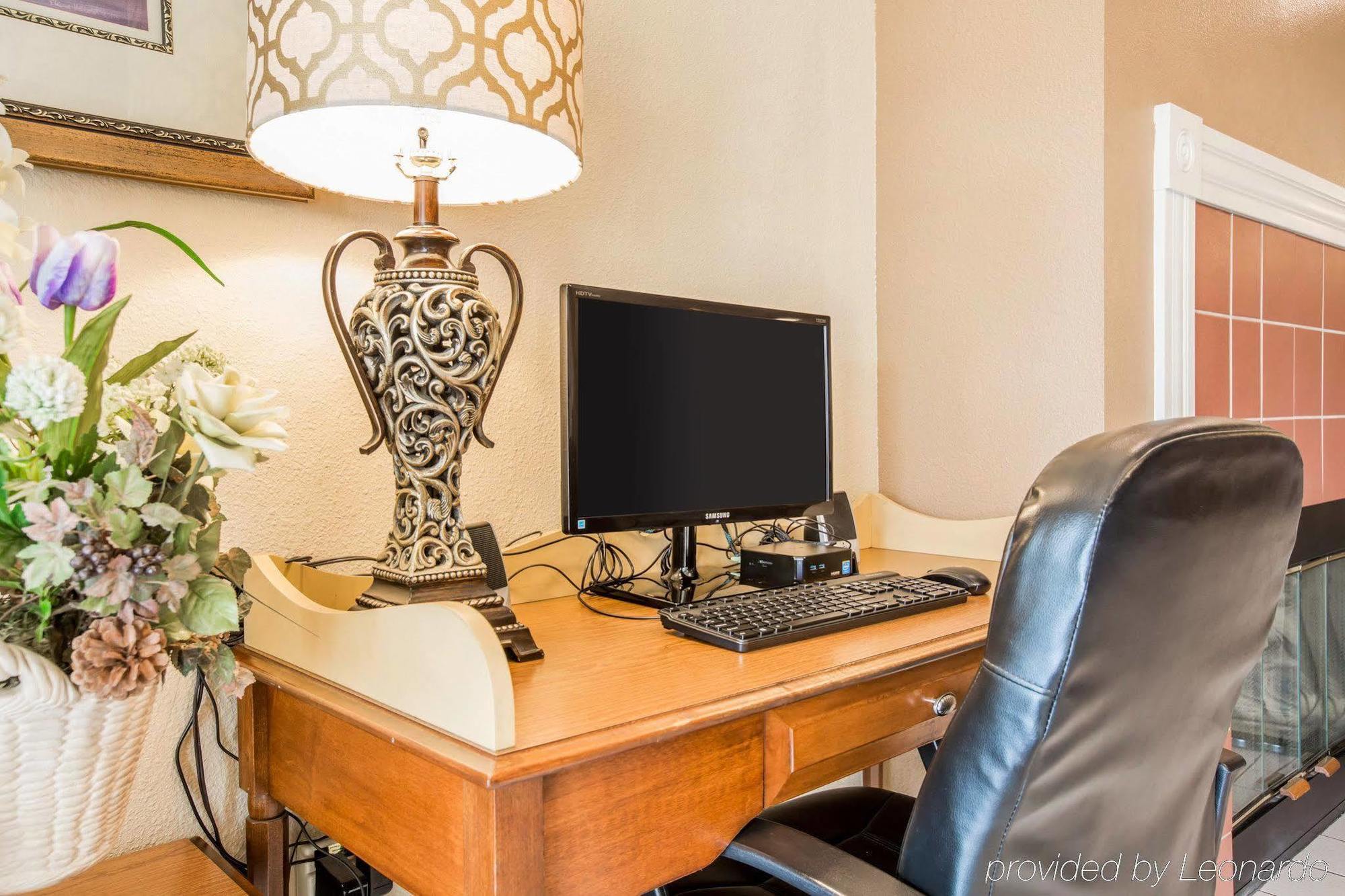 Quality Inn & Suites Tulare Zewnętrze zdjęcie